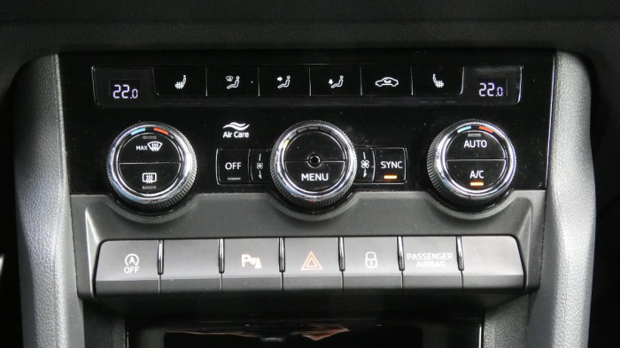 Škoda Karoq 1,5 TSI DSG Sportline na operativní leasing