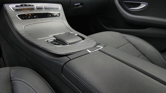 Mercedes-Benz Třídy E 200 mHEV aut. na operativní leasing