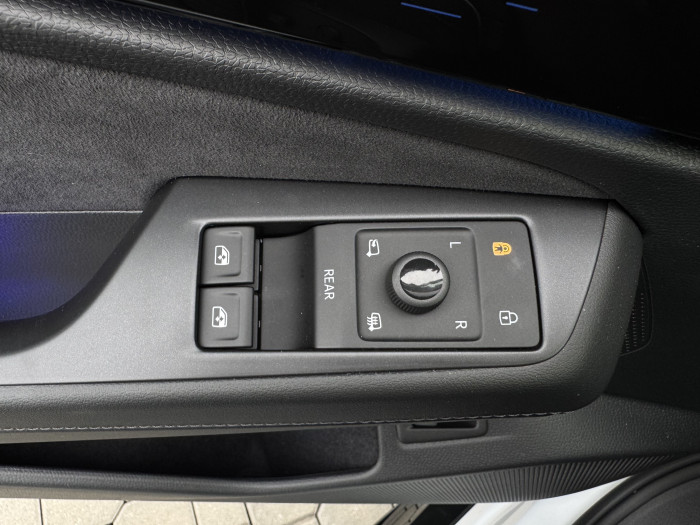 Volkswagen ID.7 Tourer Pro S People  / 210kW na operativní leasing