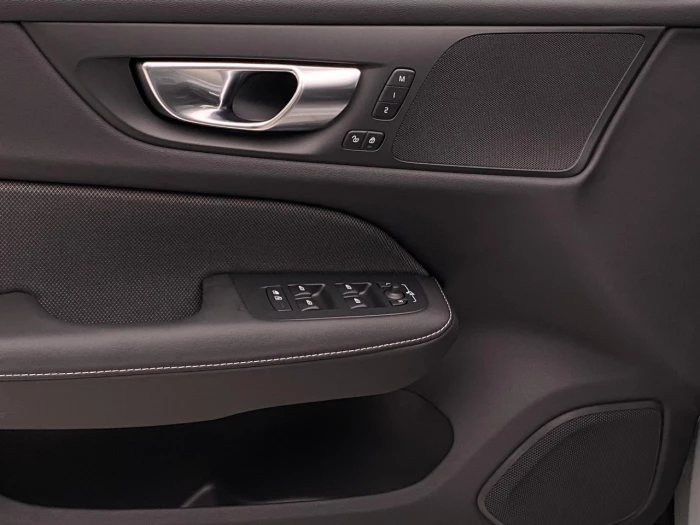Volvo V60 T6 AWD Plug-in H. BRIGHT PLUS na operativní leasing
