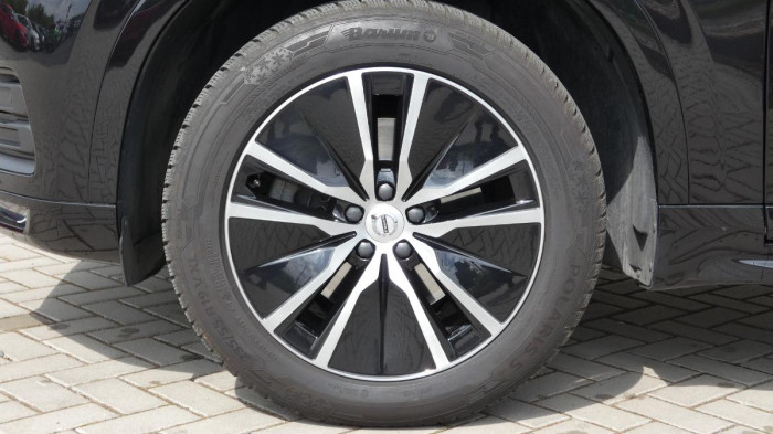 Volvo XC90 B5 AWD Momentum PRO na operativní leasing