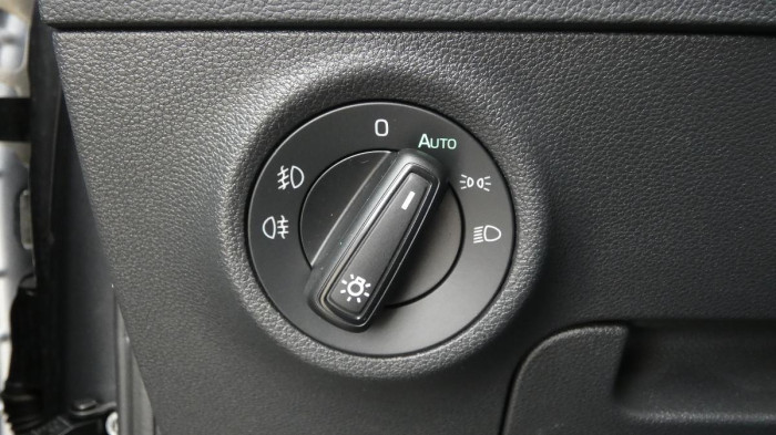 Škoda Karoq 1,5 TSI Ambition DSG na operativní leasing