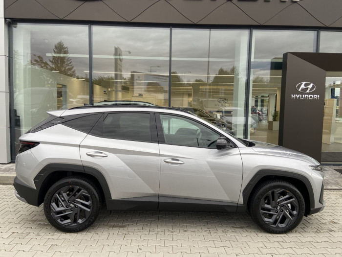 25 1,6 TGDI MT 20 YEARS LUXURY na operativní leasing