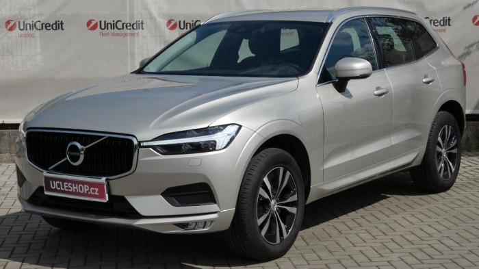 Volvo XC60 B4 AWD Momentum Pro na operativní leasing