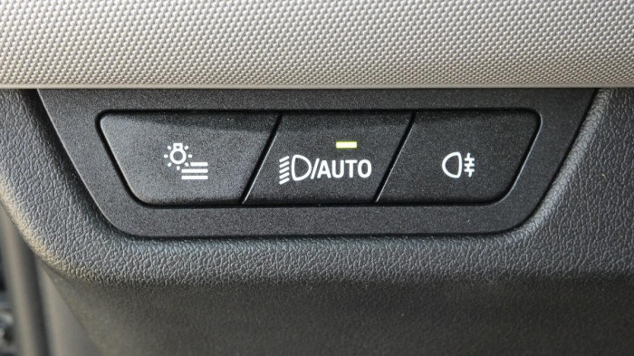 BMW X1 sDrive 18i na operativní leasing