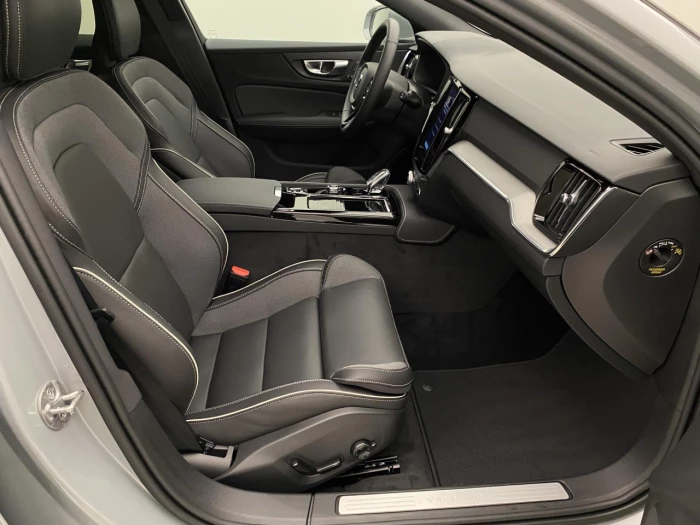 Volvo V60 T6 AWD Plug-in H. BRIGHT PLUS na operativní leasing