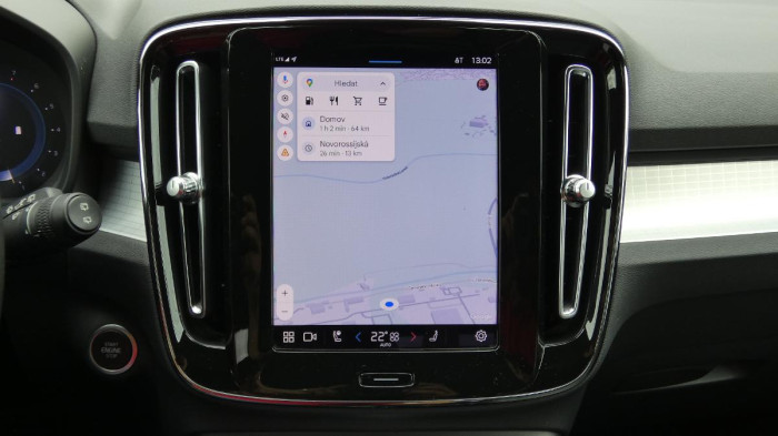 Volvo XC40 B3 mHEV Plus Dark aut. na operativní leasing