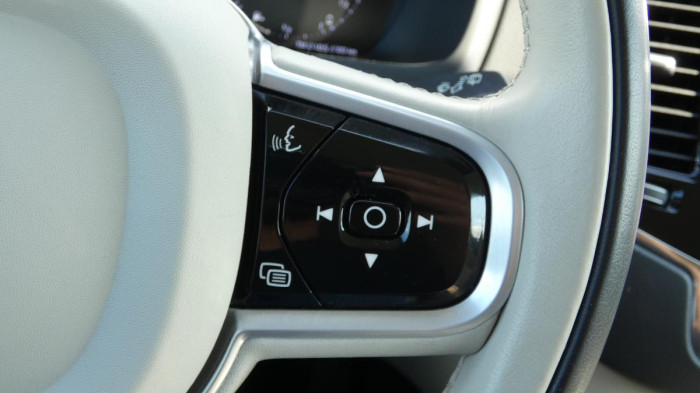 Volvo XC90 T8 Plug-in Hybrid Inscription, na operativní leasing