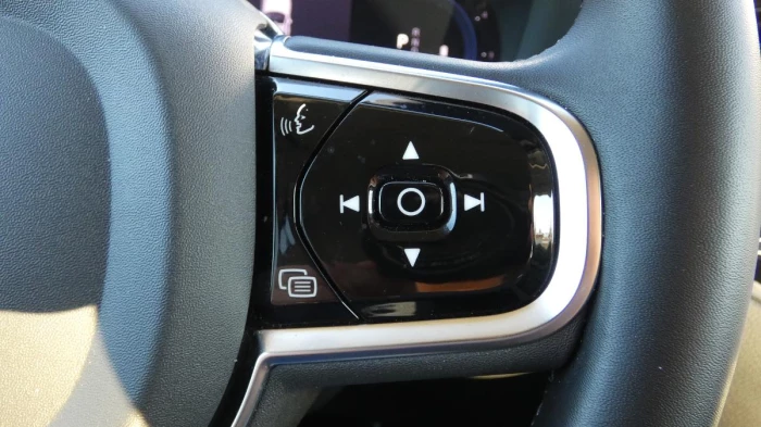 Volvo XC90 B5 AWD Drive-E mHEV Glossy Bla na operativní leasing