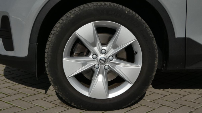 Volvo XC40 B3 Core DCT na operativní leasing