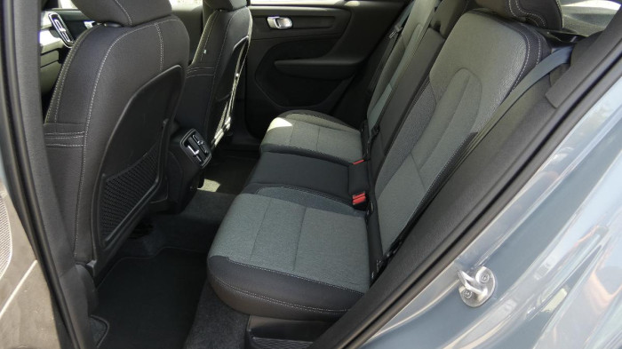 Volvo XC40 B3 mHEV Core aut. na operativní leasing