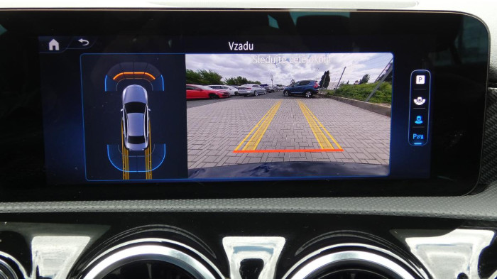 Mercedes-Benz Třídy A 180 Sedan na operativní leasing