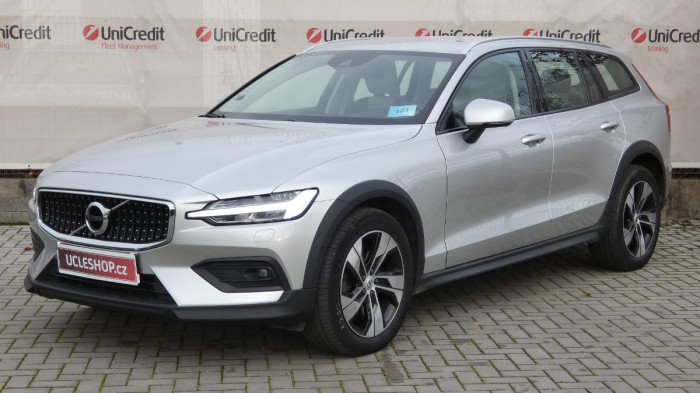 Volvo V60 Cross Country T5 AWD Drive-E na operativní leasing