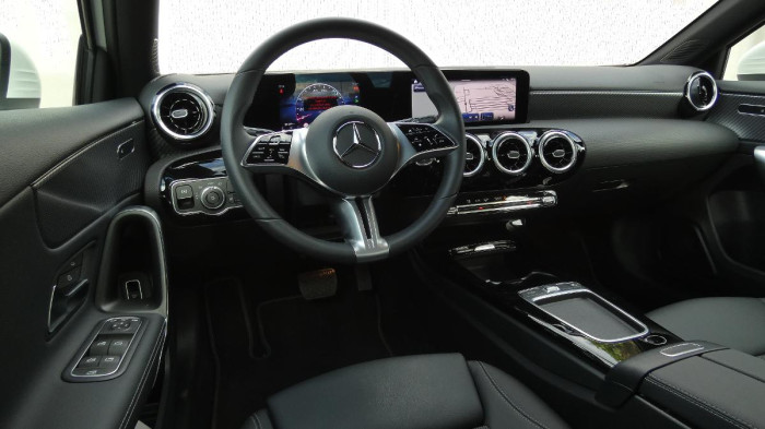 Mercedes-Benz Třídy A 180 Sedan Progessive na operativní leasing