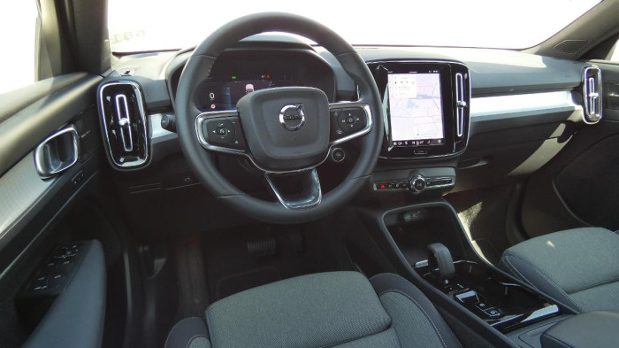 Volvo XC40 B4 AWD Core DCT na operativní leasing