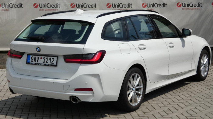 BMW Řada 3 318i Advantage Touring na operativní leasing