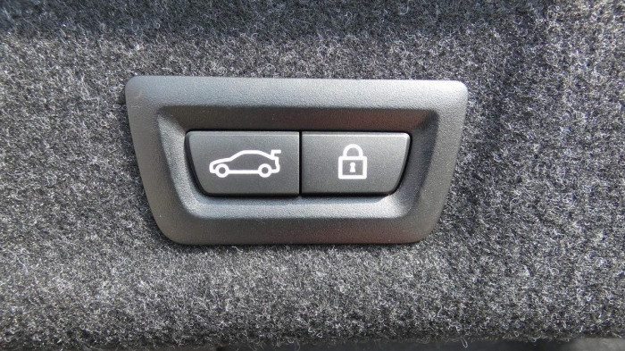 BMW Řada 3 330d xDrive AT na operativní leasing