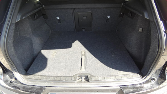 Volvo XC40 B4 AWD Core DCT na operativní leasing