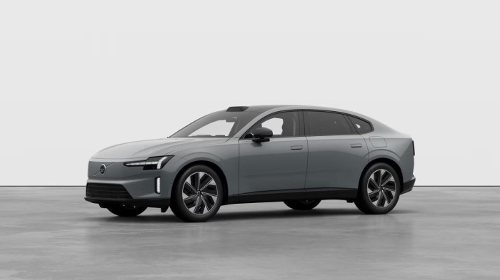 Volvo ES90 PURE ELECTRIC CORE na operativní leasing