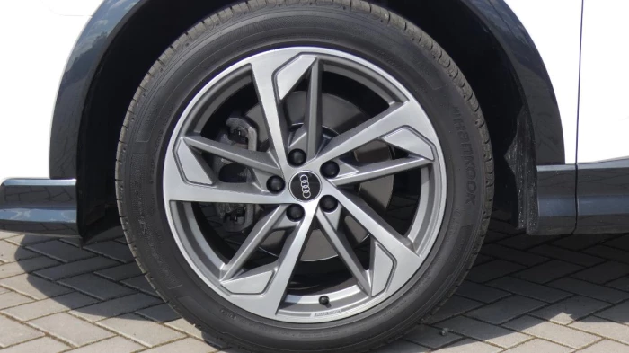 Audi Q3 2,0 TFSI quattro S tronic S-li na operativní leasing