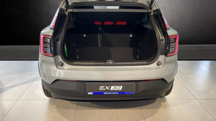 Volvo EX30 ULTRA, Single Motor Extended Range, 200 kW / 272 HP na operativní leasing