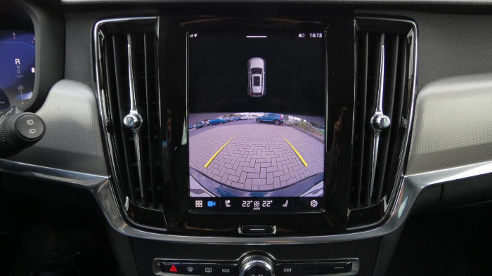 Volvo V90 B4 AWD Diesel Core na operativní leasing