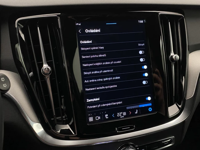 Volvo V60 T6 AWD Plug-in H. BRIGHT PLUS na operativní leasing
