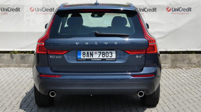 Volvo XC60 B4 AWD Momentum Pro na operativní leasing