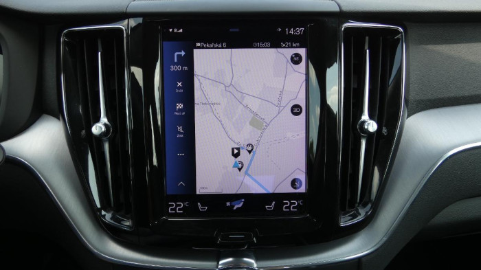 Volvo XC60 B4 AWD Momentum Pro na operativní leasing