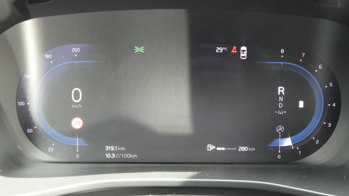 Volvo XC40 B4 AWD Plus Dark na operativní leasing