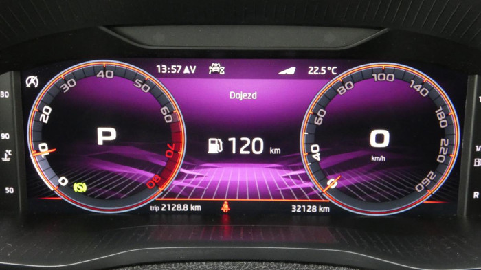 Škoda Karoq 1,5 TSI DSG Sportline na operativní leasing