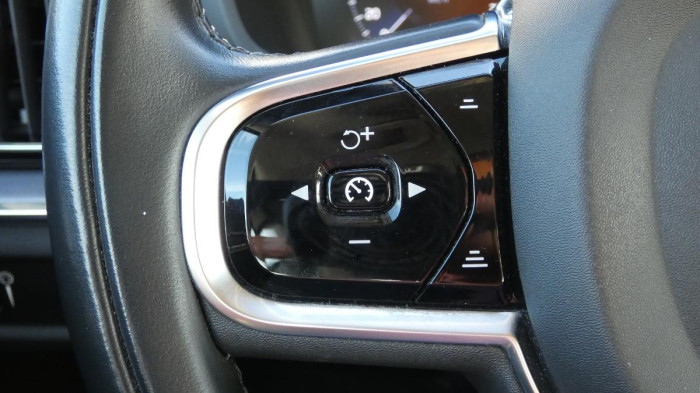 Volvo S60 B5 FWD Inscription Auto na operativní leasing