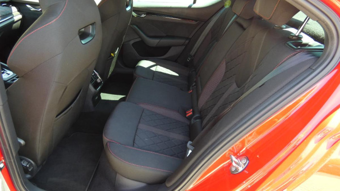 Škoda Octavia RS 2.0 TDI DSG na operativní leasing