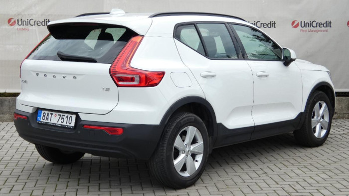 Volvo XC40 T2 FWD Momentum Core na operativní leasing