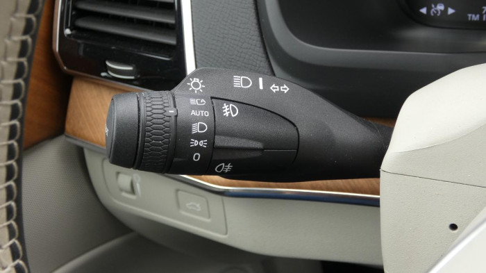 Volvo XC90 B5 AWD Momentum PRO na operativní leasing