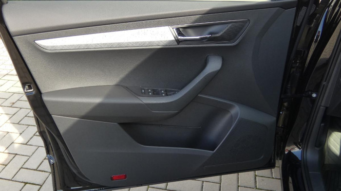 Škoda Karoq 1,5 TSI Ambition DSG na operativní leasing