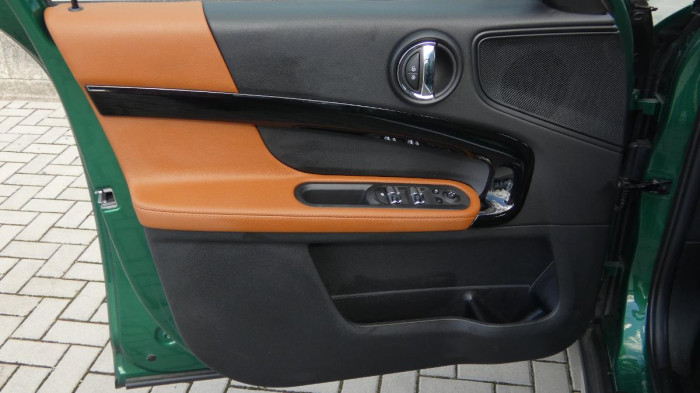 Mini Countryman COOPER na operativní leasing