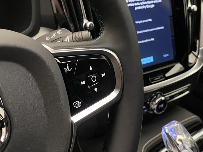Volvo V60 T6 AWD Plug-in H. BRIGHT PLUS na operativní leasing