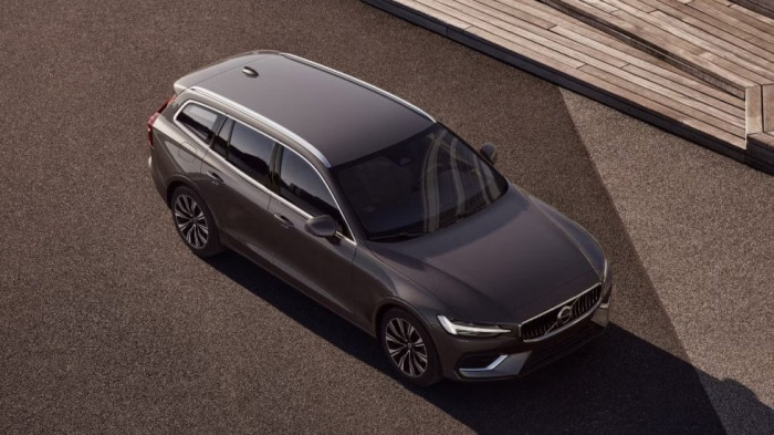 Volvo V60 PLUS BRIGHT, T6 AWD, 186+107 kW / 253+145 HP na operativní leasing
