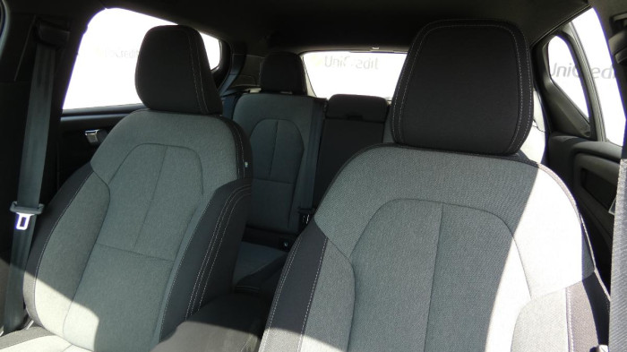 Volvo XC40 B3 Plus Dark na operativní leasing