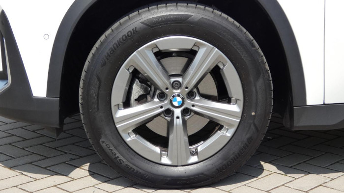 BMW X1 sDrive 18i na operativní leasing