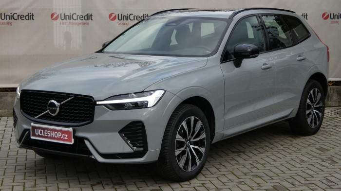Volvo XC60 B4 mHEV AWD Plus Dark na operativní leasing