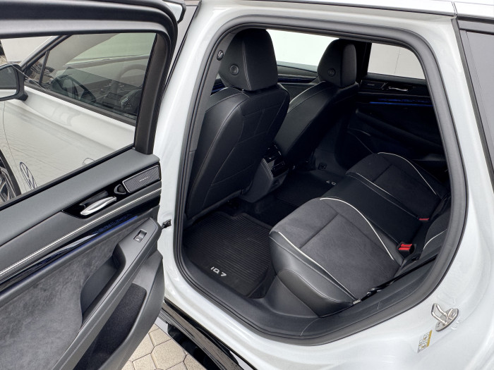 Volkswagen ID.7 Tourer Pro S People  / 210kW na operativní leasing