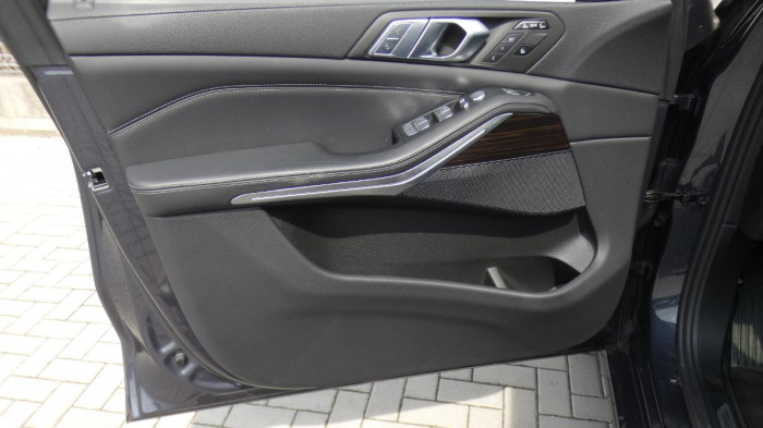 BMW X7 xDrive 40d Luxury na operativní leasing