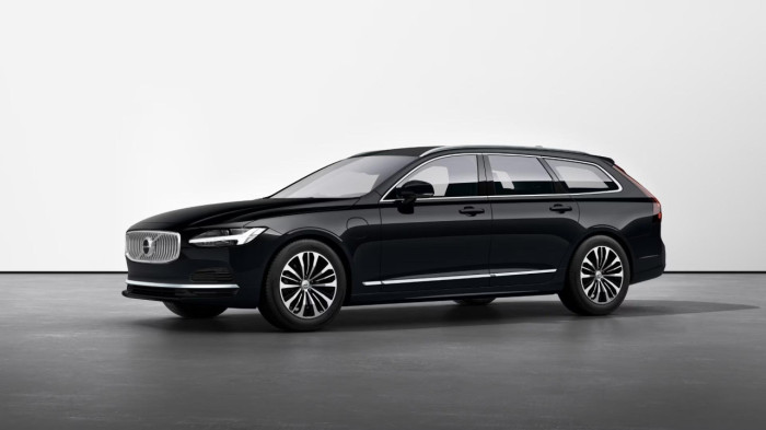 Volvo V90 T6 AWD Plug-in Hybrid CORE na operativní leasing