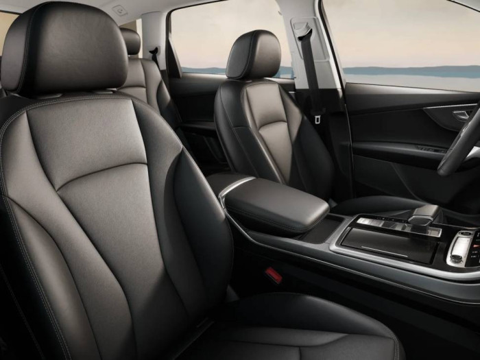 Audi Q7 SUV 55 TFSI e 280 kW quattro na operativní leasing