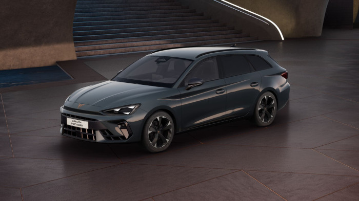 Cupra Leon SP 1.5 eTSI 150k DSG na operativní leasing
