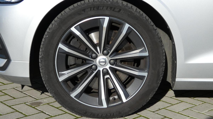 Volvo S60 B5 FWD Inscription Auto na operativní leasing