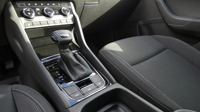 Škoda Karoq 1,5 TSI Ambition DSG na operativní leasing