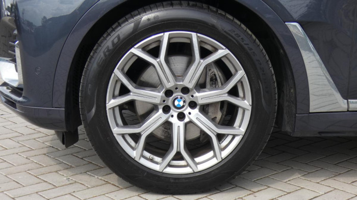 BMW X7 xDrive 40d Luxury na operativní leasing